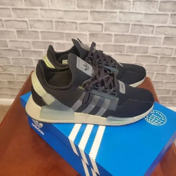 Adidas NMD R1.V2 - Picture 8 of 8